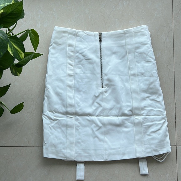 NWT Tiger Mist Carys White Garter Skirt with lace up detail - Picture 5 of 10